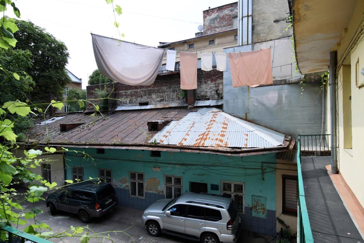 Buk Apartments On Doroshenka 25 Leópolis Exterior foto