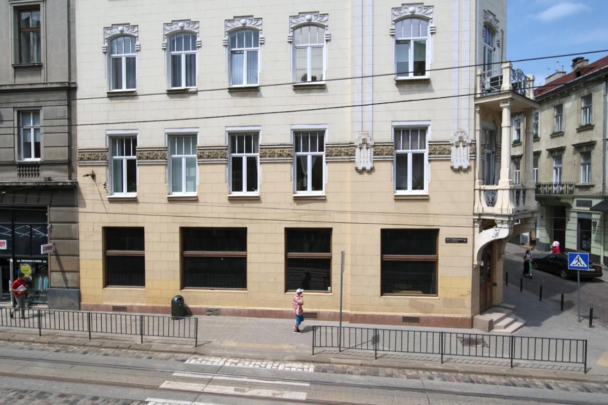 Buk Apartments On Doroshenka 25 Leópolis Exterior foto