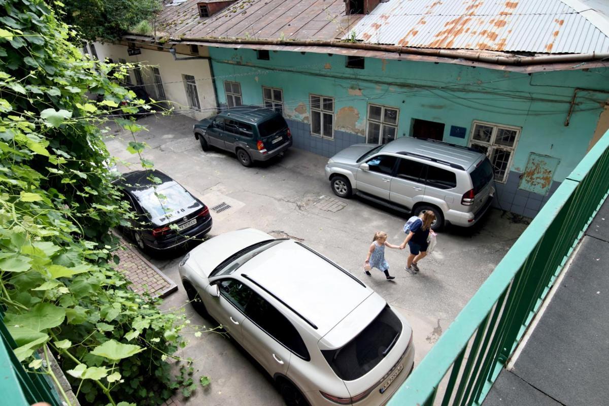 Buk Apartments On Doroshenka 25 Leópolis Exterior foto
